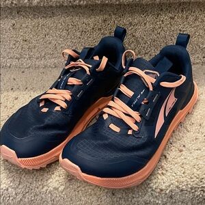 Altra Lone Peak 8 shoe